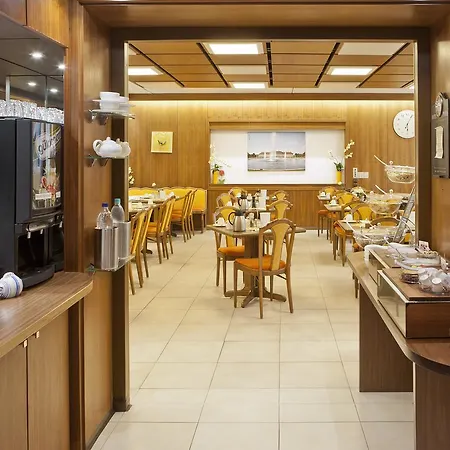 Blauer Karpfen Hotel 3*