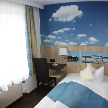 Blauer Karpfen Hotel 3*