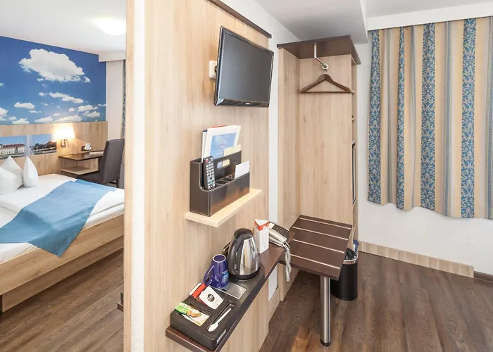 Otel Blauer Karpfen Oberschleißheim