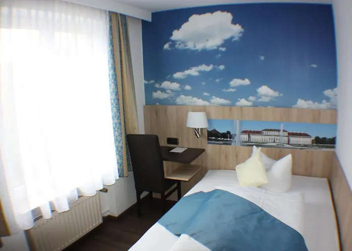 Blauer Karpfen Otel 3*