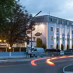 Blauer Karpfen Hotel 3*