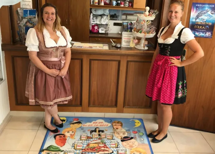 Blauer Karpfen 호텔 Oberschleißheim